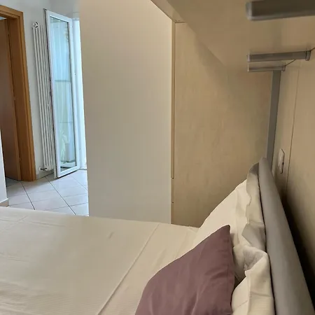 Pellico In Centro, A Pochi Passi Dal Mare *