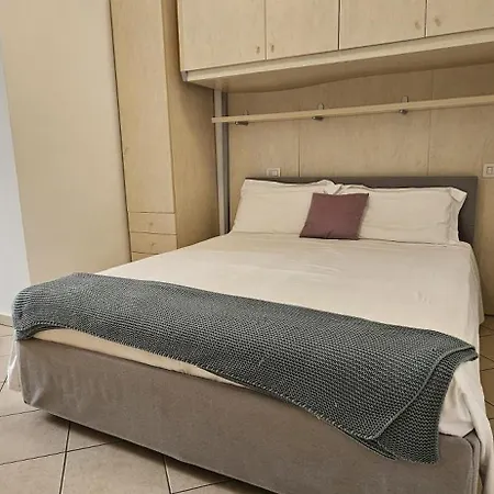 Pellico In Centro, A Pochi Passi Dal Mare *