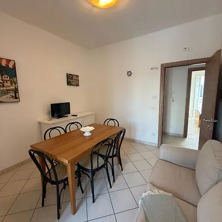 Apartment Pellico In Centro, A Pochi Passi Dal Mare *