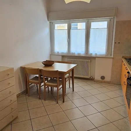 Pellico In Centro, A Pochi Passi Dal Mare