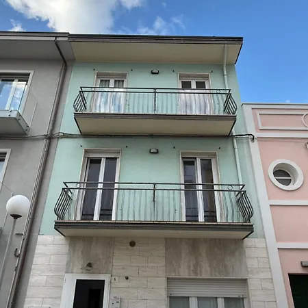 アパート Pellico In Centro, A Pochi Passi Dal Mare カットーリカ