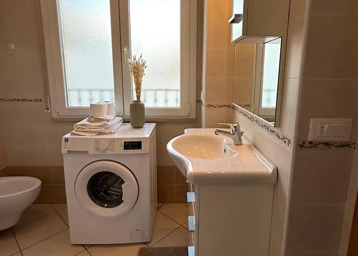 Pellico In Centro, A Pochi Passi Dal Mare *