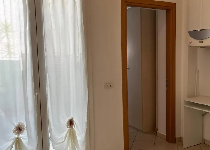 Pellico In Centro, A Pochi Passi Dal Mare * カットーリカ