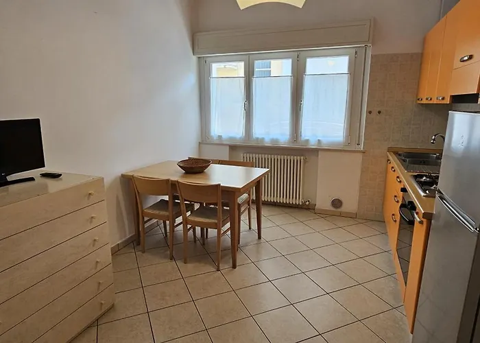 Pellico In Centro, A Pochi Passi Dal Mare