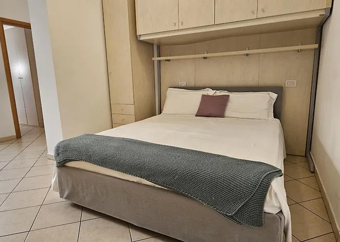 Pellico In Centro, A Pochi Passi Dal Mare *